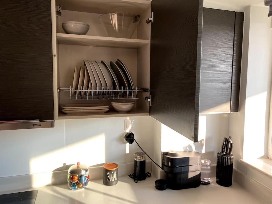 Spacious And Sunkissed 3Br & 2 Bathrooms Apartment Афіни Екстер'єр фото