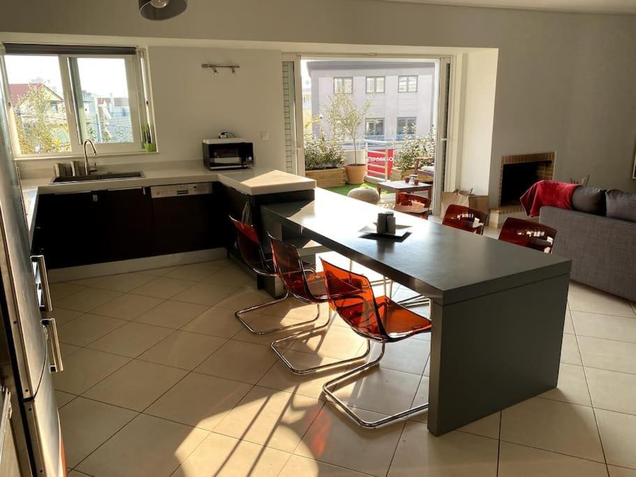 Spacious And Sunkissed 3Br & 2 Bathrooms Apartment Афіни Екстер'єр фото