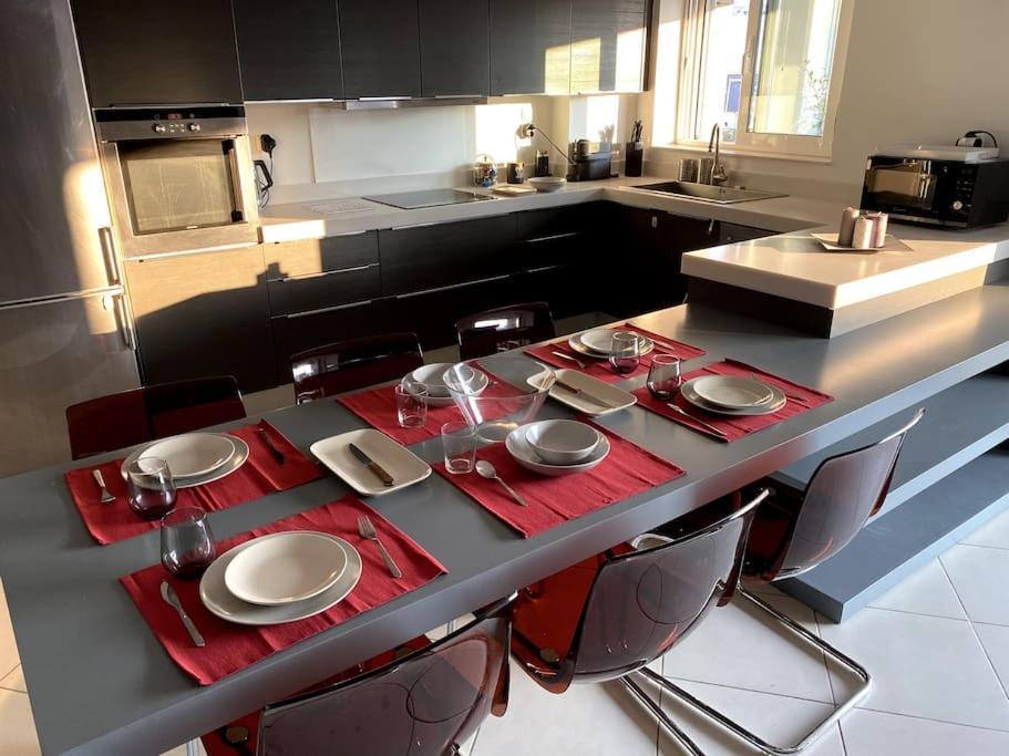 Spacious And Sunkissed 3Br & 2 Bathrooms Apartment Афіни Екстер'єр фото