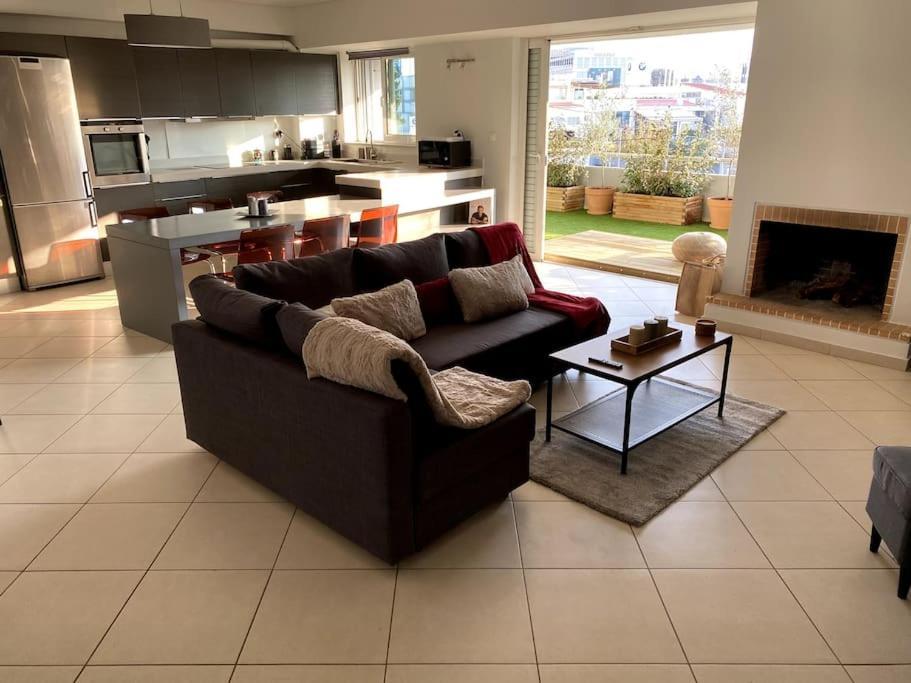 Spacious And Sunkissed 3Br & 2 Bathrooms Apartment Афіни Екстер'єр фото